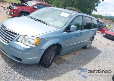 2010 Chrysler Town & Country Touring из США, поврежденный, VIN 2A4RR5D18AR373785